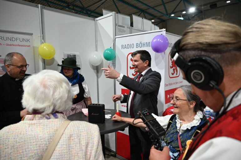 Sudetendeutscher_Tag_Regensburg_Stand_Radio_Böhmen